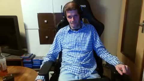 bponie1 online show from December 28, 2024, 2:11 am