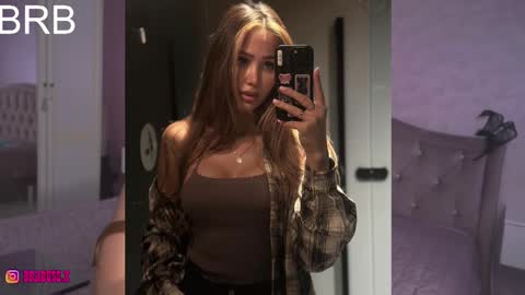 Snapshot of brabuss_ chatting on February 10, 2025, 7:15 am Lana online show from February 10, 2025, 7:15 am