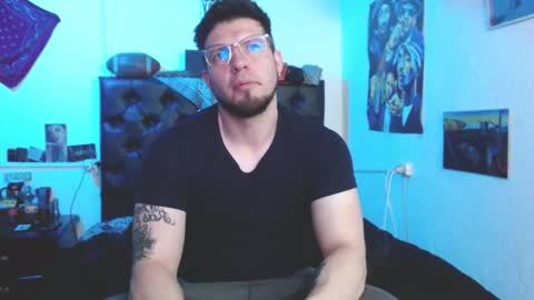 Snapshot of brad_hot_boy chatting on December 17, 2025, 3:18 pm brad hot boy online show from December 17, 2025, 3:18 pm