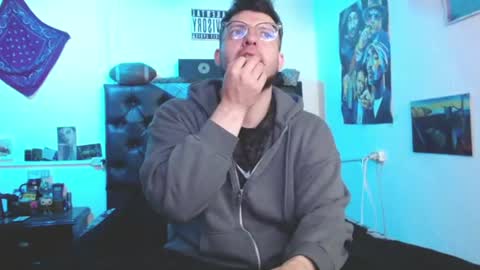 brad hot boy online show from July 15, 2026, 4:23 pm