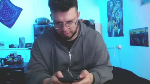 brad hot boy online show from July 17, 2026, 4:12 pm