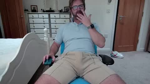 bradley77777 online show from December 10, 2024, 3:22 pm