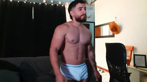 Snapshot of bradley_martinez chatting on January 27, 2025, 2:46 pm Bradley Martinez online show from January 27, 2025, 2:46 pm