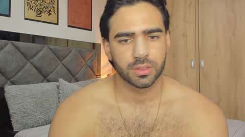 bradleymartin7 online show from December 8, 2024, 6:17 pm