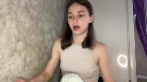 Snapshot of bralkissy chatting on May 17, 2026, 2:57 pm Kate online show from May 17, 2026, 2:57 pm