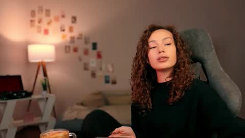 Lilly online show from October 15, 2025, 11:43 am