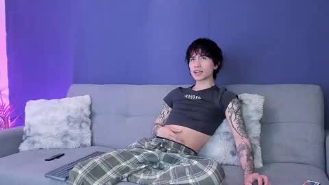 Brand online show from November 21, 2025, 6:12 am