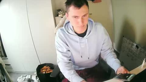 brandinator__cb online show from April 20, 2026, 7:44 am