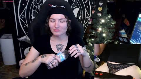 BrandiWRLD999 online show from December 31, 2024, 9:50 pm