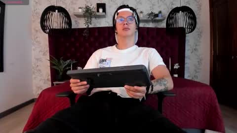 brandon_starkk online show from March 6, 2026, 11:39 am