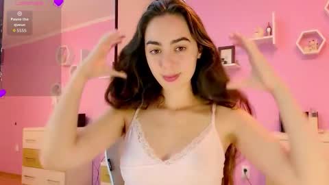 Annie online show from October 19, 2025, 5:24 pm