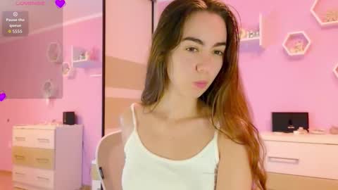 Annie online show from November 9, 2025, 6:06 pm