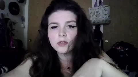 bratty_mamaa online show from September 16, 2025, 9:16 pm