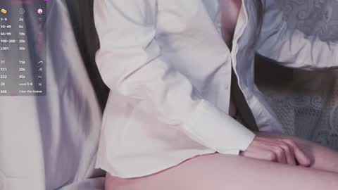 Evelyn .  online show from November 2, 2025, 6:05 am