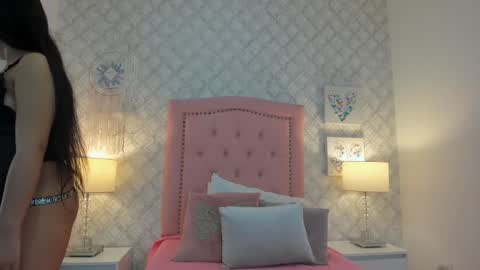 bratz_lucifer online show from November 3, 2025, 11:55 am