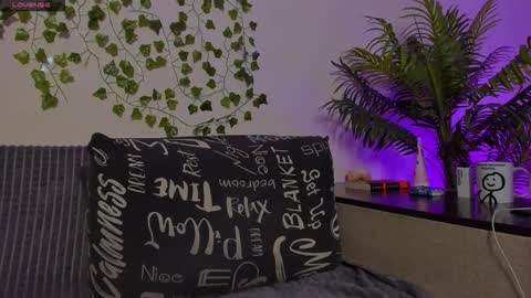 Johny Bravo online show from December 3, 2025, 2:26 pm