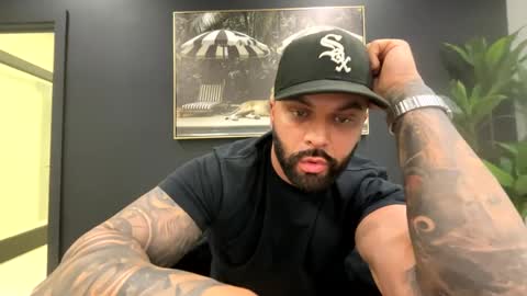 Snapshot of bravosteel chatting on November 15, 2025, 11:43 pm bravosteel online show from November 15, 2025, 11:43 pm