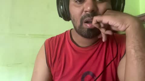 dont tell me u like to see me if you cant follow me online show from January 29, 2025, 9:44 am