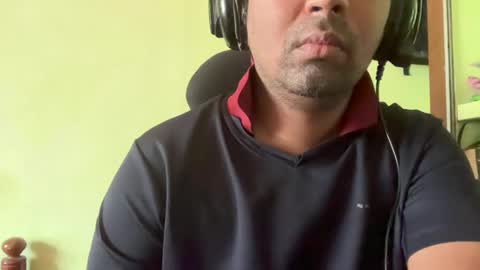 dont tell me u like to see me if you cant follow me online show from February 19, 2025, 6:11 am