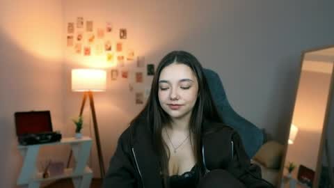 Rachel online show from April 16, 2026, 8:09 pm