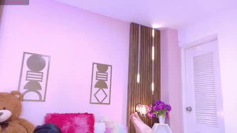 Bree  online show from March 4, 2026, 12:44 pm