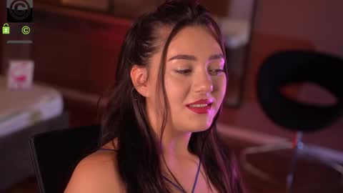 Leah online show from September 18, 2025, 4:36 am