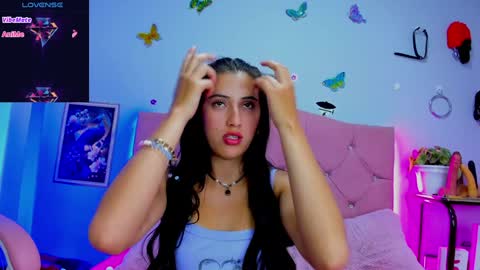 Snapshot of brenda1307 chatting on January 19, 2025, 1:21 am Brenda moris online show from January 19, 2025, 1:21 am