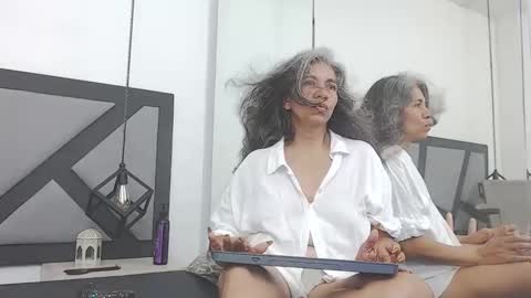 BRENDA VELASQUEZ online show from January 3, 2025, 11:01 pm