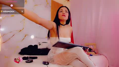 brendasquirtx online show from February 13, 2025, 5:54 pm