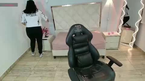 BRENDDA  online show from January 7, 2026, 3:09 am