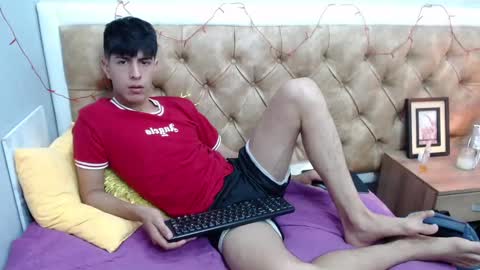 Snapshot of brent18_ chatting on February 18, 2025, 3:42 am Esteban online show from February 18, 2025, 3:42 am