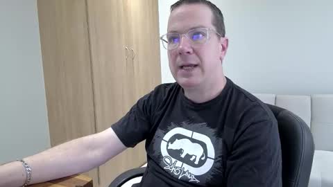 Brett online show from November 1, 2025, 10:17 am