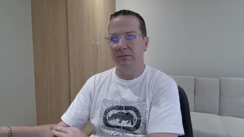 Brett online show from November 30, 2025, 2:32 pm