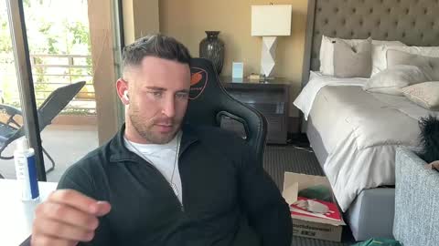 Brett Mycles online show from September 29, 2025, 8:46 pm