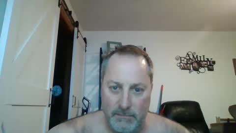 Snapshot of brettsky chatting on December 5, 2024, 9:39 pm hey online show from December 5, 2024, 9:39 pm