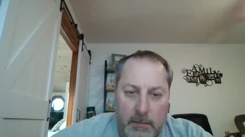 Snapshot of brettsky chatting on February 5, 2025, 9:29 pm hey online show from February 5, 2025, 9:29 pm