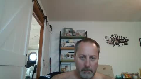 Snapshot of brettsky chatting on October 8, 2025, 7:11 pm hey online show from October 8, 2025, 7:11 pm