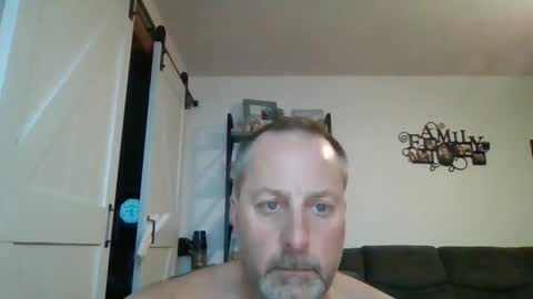Snapshot of brettsky chatting on November 5, 2025, 9:48 pm hey online show from November 5, 2025, 9:48 pm
