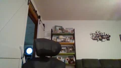 Snapshot of brettsky chatting on November 9, 2025, 5:11 pm hey online show from November 9, 2025, 5:11 pm