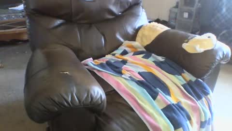 Snapshot of bri20fu chatting on December 20, 2024, 5:18 pm raining down on me online show from December 20, 2024, 5:18 pm