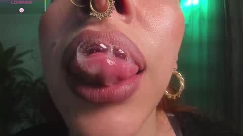 Snapshot of bri_von_dhara_ chatting on October 28, 2025, 10:30 am Bri online show from October 28, 2025, 10:30 am