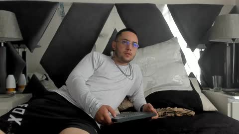 Snapshot of brian_chiki chatting on March 12, 2025, 2:12 pm Brian Chiki online show from March 12, 2025, 2:12 pm