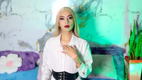 Snapshot of briana_white chatting on June 25, 2026, 7:18 pm briana_white online show from June 25, 2026, 7:18 pm