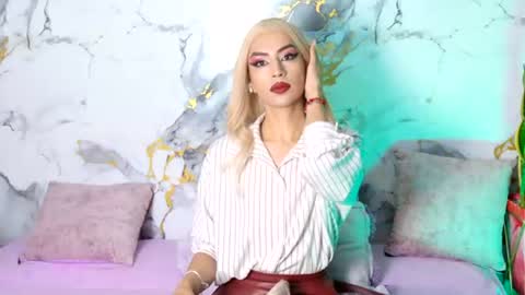 Snapshot of briana_white chatting on August 3, 2026, 4:55 pm briana_white online show from August 3, 2026, 4:55 pm