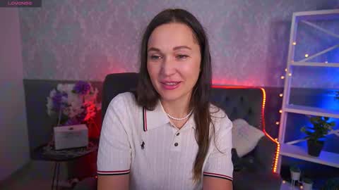 brianawongg online show from November 20, 2025, 8:58 am