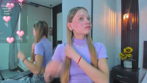 Snapshot of brianna_bondd chatting on October 30, 2025, 3:24 pm Briana online show from October 30, 2025, 3:24 pm