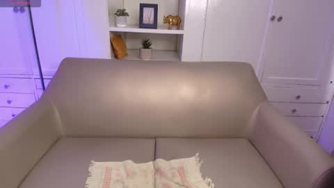 brianna_styles online show from October 10, 2025, 2:05 pm