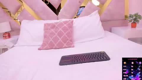 Brianna  online show from September 10, 2025, 12:05 pm