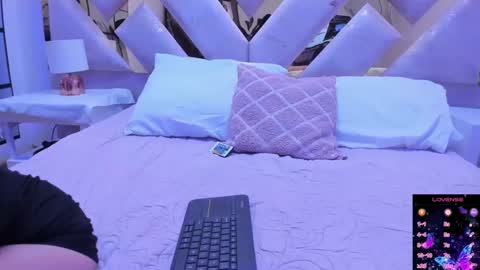 Brianna  online show from September 11, 2025, 12:05 pm