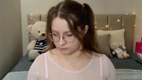 Snapshot of briarwynn chatting on April 19, 2026, 7:38 pm briarwynn online show from April 19, 2026, 7:38 pm